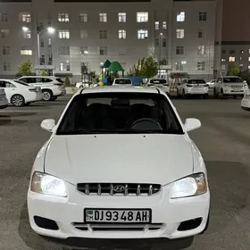 Hyundai Accent 2001