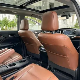 Toyota Highlander 2019