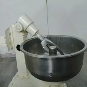 Hamyr yuguran masynka