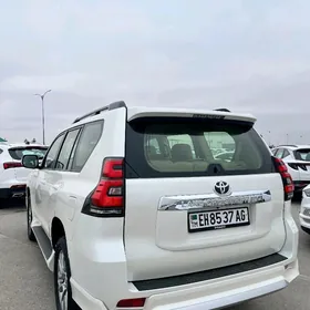 Toyota Land Cruiser Prado 2023