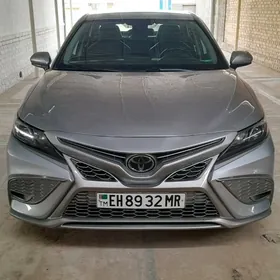 Toyota Camry 2021
