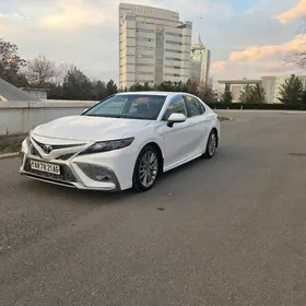 Toyota Camry 2021