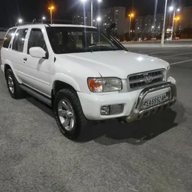 Nissan Pathfinder 2000