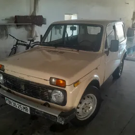 Lada Niva 1990