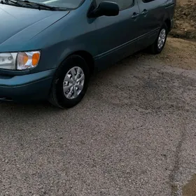 Toyota Sienna 2000