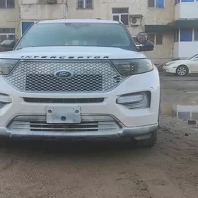 Ford Explorer 2024