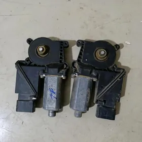 mersedes yzky aýnaň matory