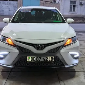 Toyota Camry 2020