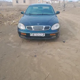 Daewoo Leganza 2000
