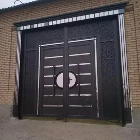 ДЕРВЕЗЕ ВАРОТА