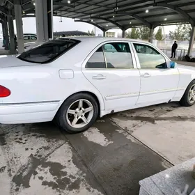 Mercedes-Benz E320 1997