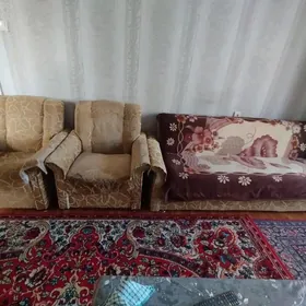 Продается диван  тройка