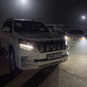 Toyota Land Cruiser Prado 2023