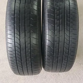 Bridgestone 235/55/20 2st