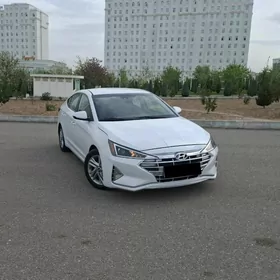 Hyundai Elantra 2020