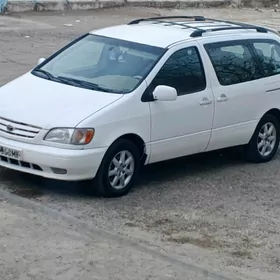 Toyota Sienna 2002