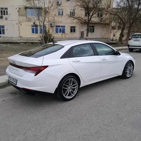 Hyundai Elantra 2021