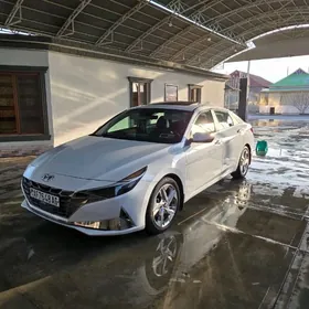 Hyundai Elantra 2022