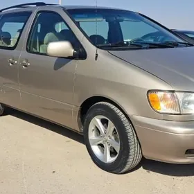 Toyota Sienna 1999