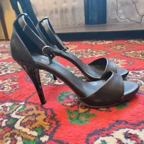 Женская обувь