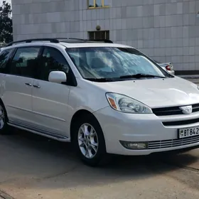 Toyota Sienna 2004