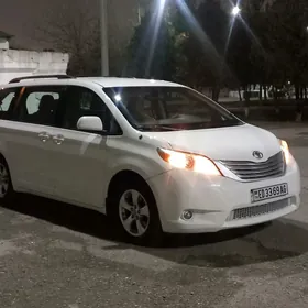 Toyota Sienna 2012
