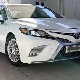 Toyota Camry 2020