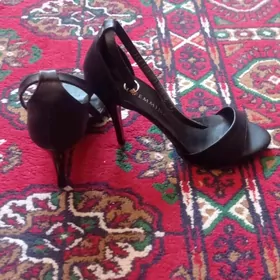 Женская обувь