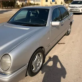 Mercedes-Benz E320 1998