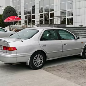 Toyota Camry 2001