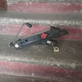 Домкрат карейканкы