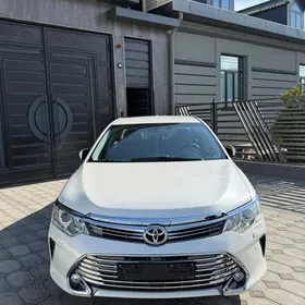 Toyota Camry 2015
