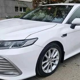 Toyota Camry Hybrid 2021