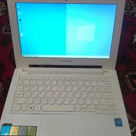 Lenevo okuwcy noutbuk