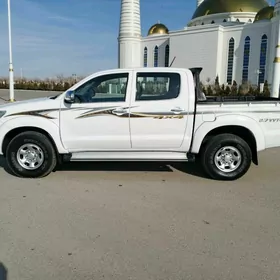 Toyota Hilux 2012