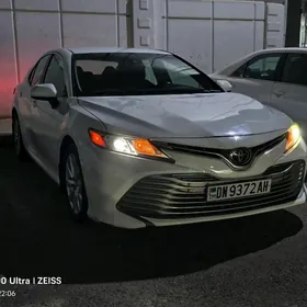 Toyota Camry 2018