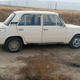 Lada 2104 1986