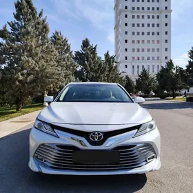 Toyota Camry 2018