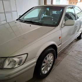 Toyota Camry 2000