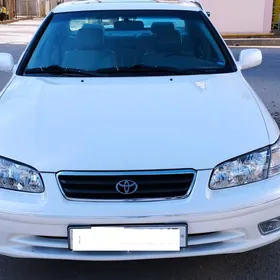 Toyota Camry 2000