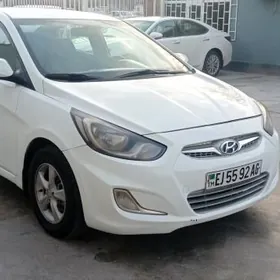 Hyundai Accent 2011