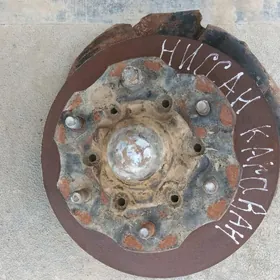 ниссан караван ураван ступица