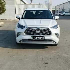 Toyota Highlander 2022