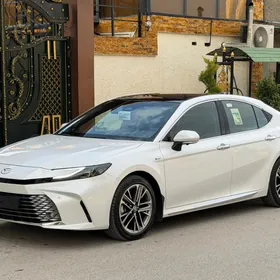 Toyota Camry 2025