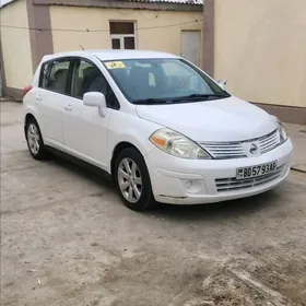 Nissan Versa 2012