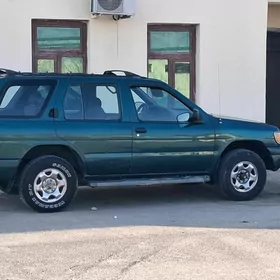 Nissan Pathfinder 1997