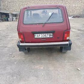 Lada Niva 1998