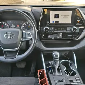Toyota Highlander 2023
