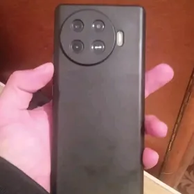 Tecno spark 20 pro plus