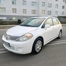 Nissan Versa 2011